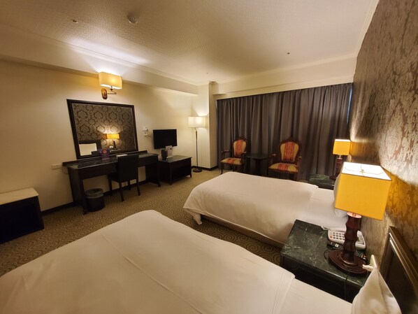 Standard Twin Room, 2 Single Beds | Desk, free WiFi, bed sheets