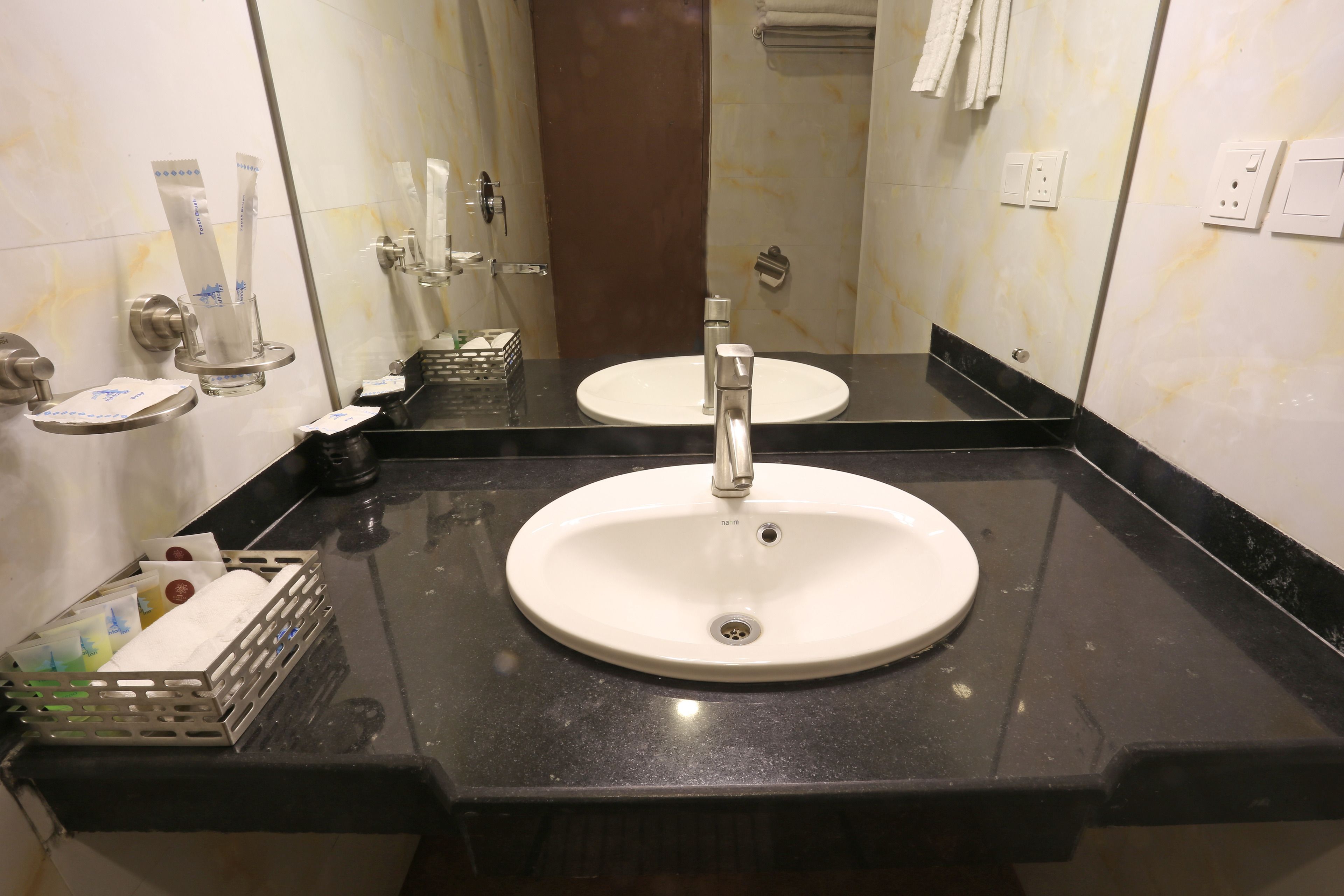 shower, rainfall showerhead, free toiletries, hair dryer