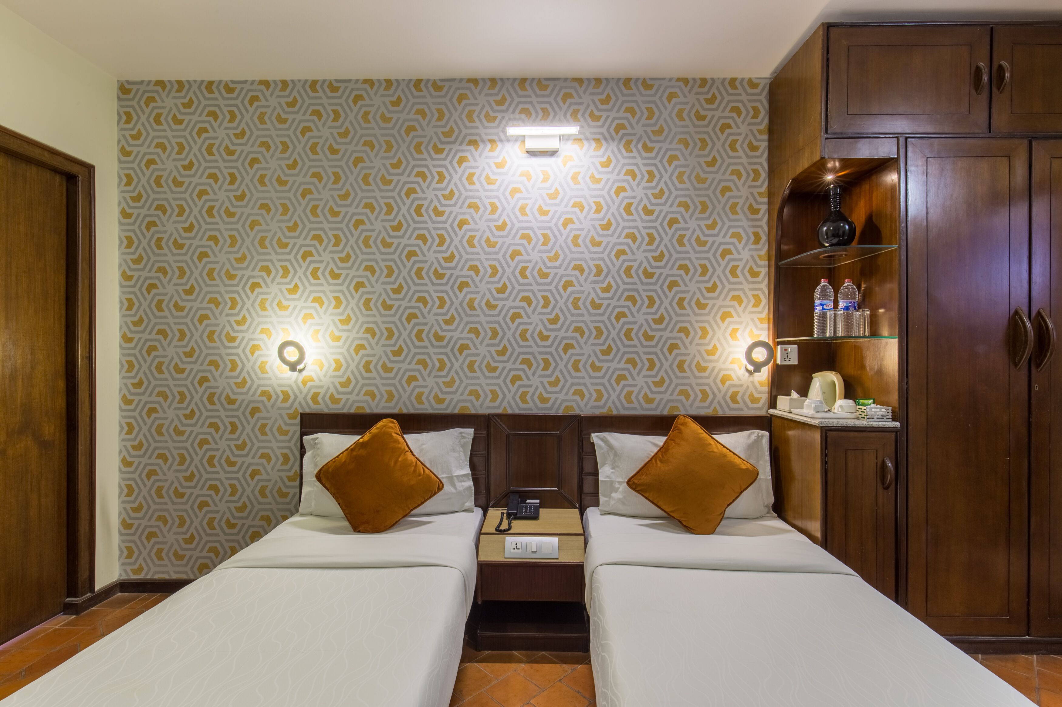 deluxe double room, 1 queen bed, balcony, city view | 1 bedroom, premium bedding, minibar, in-room safe