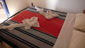 슈피리어 아파트, 부분 바다 전망 | 다리미/다리미판, 간이 침대, 침대 시트
