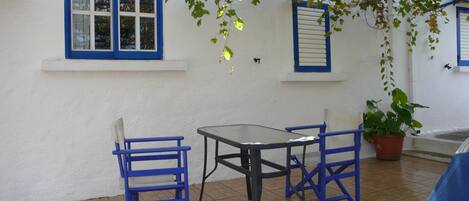 Superior-Apartment, eingeschränkter Meerblick | Balkon