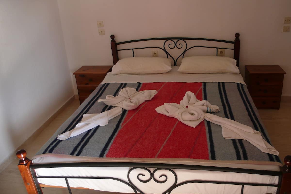 Appartement, uitzicht op bergen | Een strijkplank/strijkijzer, extra bedden, beddengoed