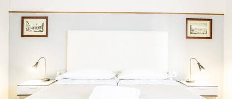 Desk, rollaway beds, free WiFi