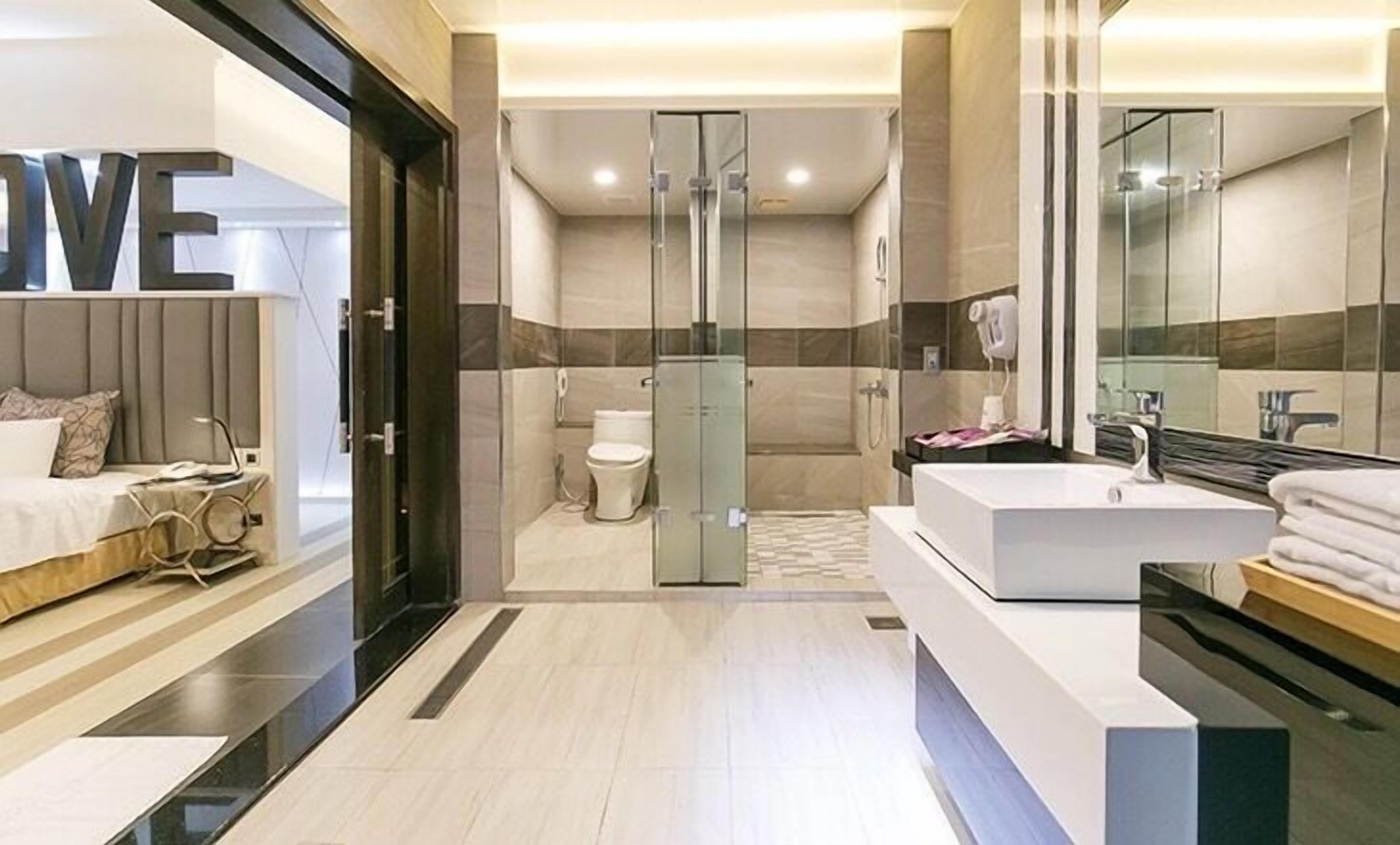 design double room (run of house, without massage chair) | premium bedding, down duvets, free minibar, soundproofing