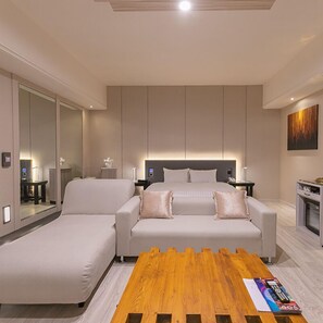 Design Double Room (Run of house, with massage chair) | Premium bedding, down comforters, free minibar, soundproofing - Soho Motel (Taoyuan City)
