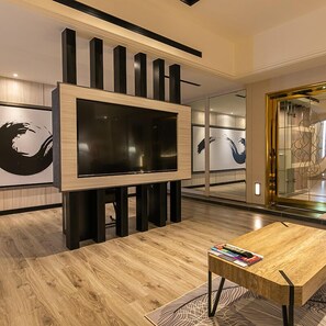 Design Double Room (Run of house, with massage chair) | Premium bedding, down comforters, free minibar, soundproofing - Soho Motel (Taoyuan City)