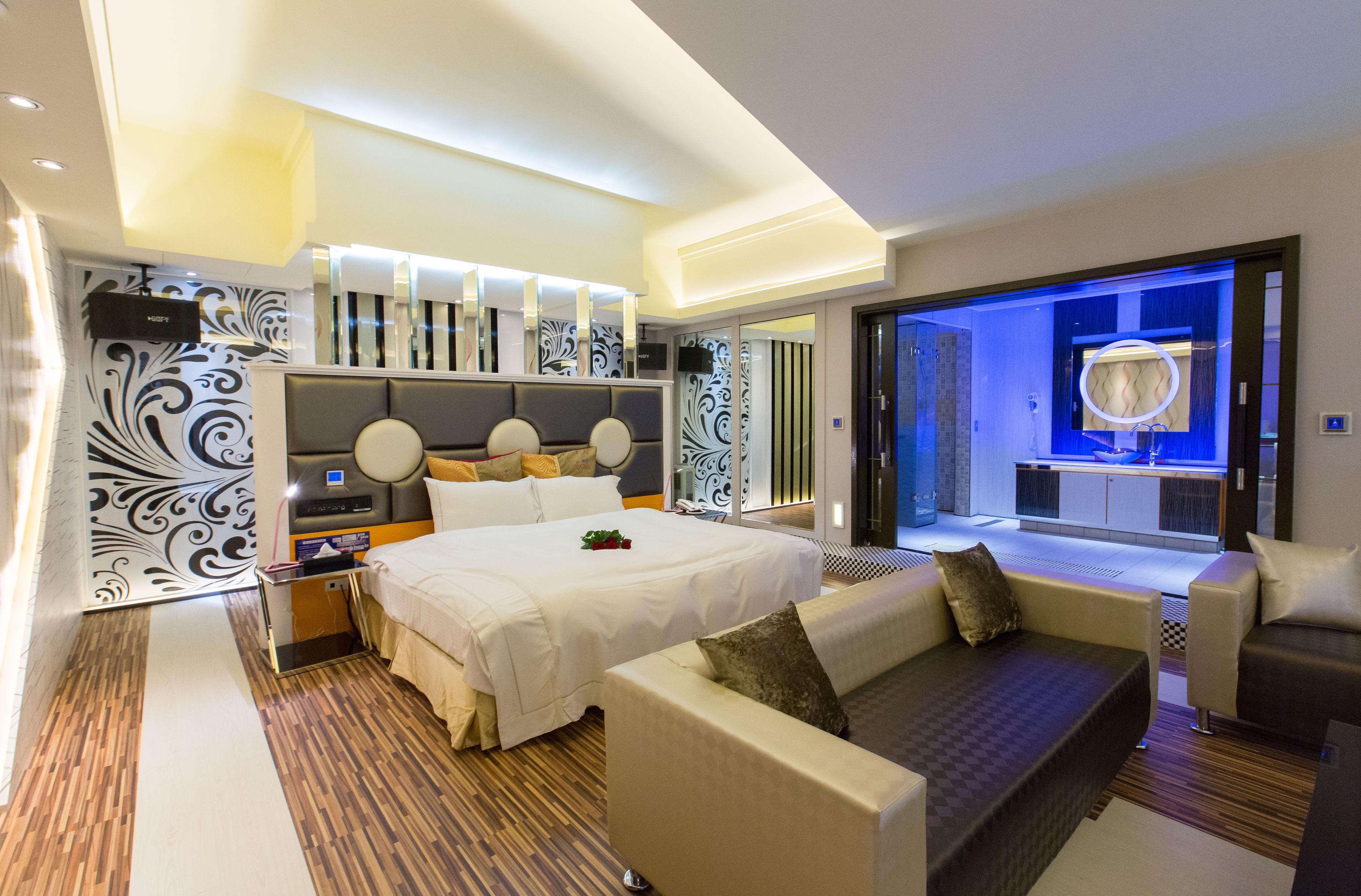 design double room (run of house, without massage chair) | premium bedding, down duvets, free minibar, soundproofing