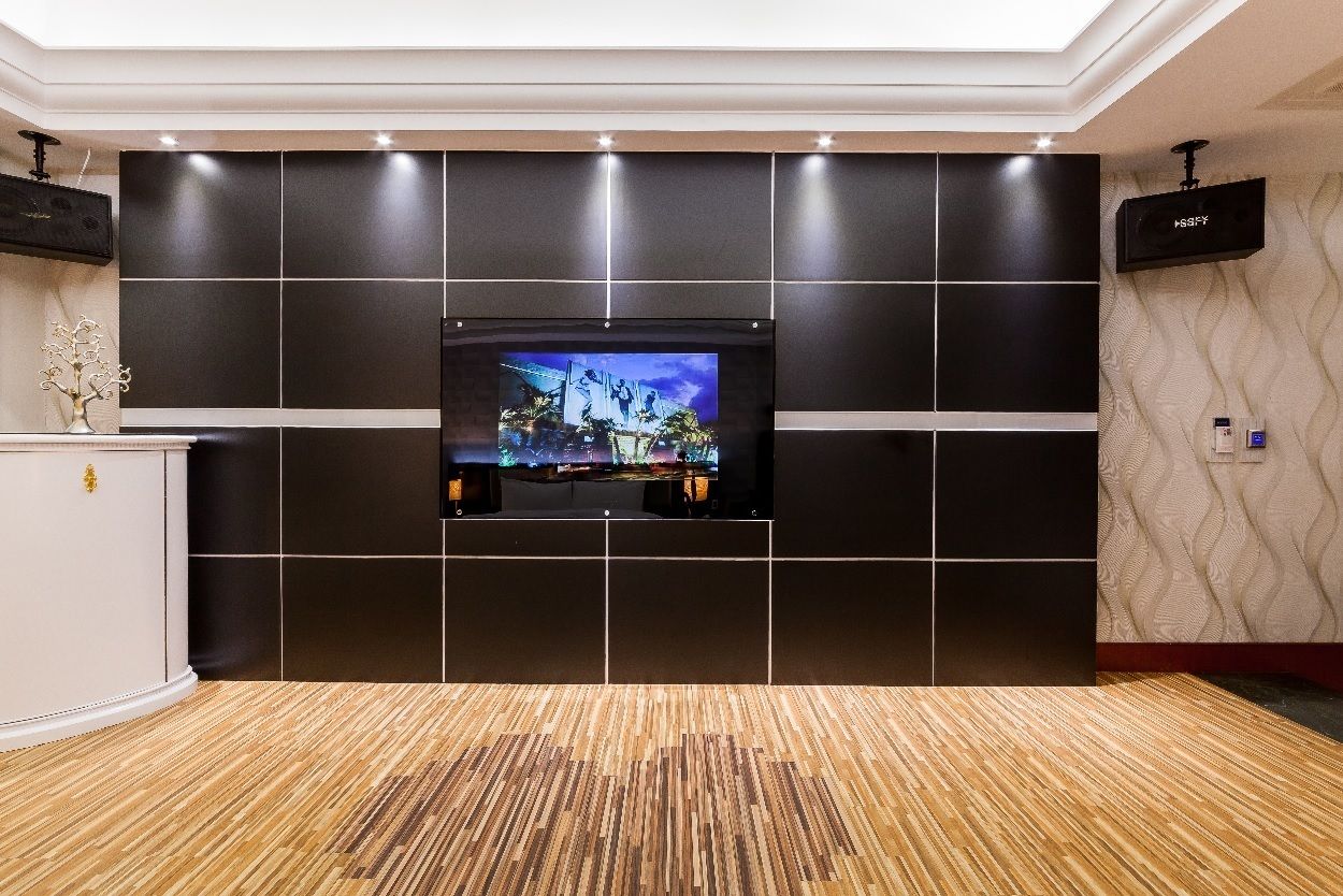 luxury suite | premium bedding, down duvets, free minibar, soundproofing