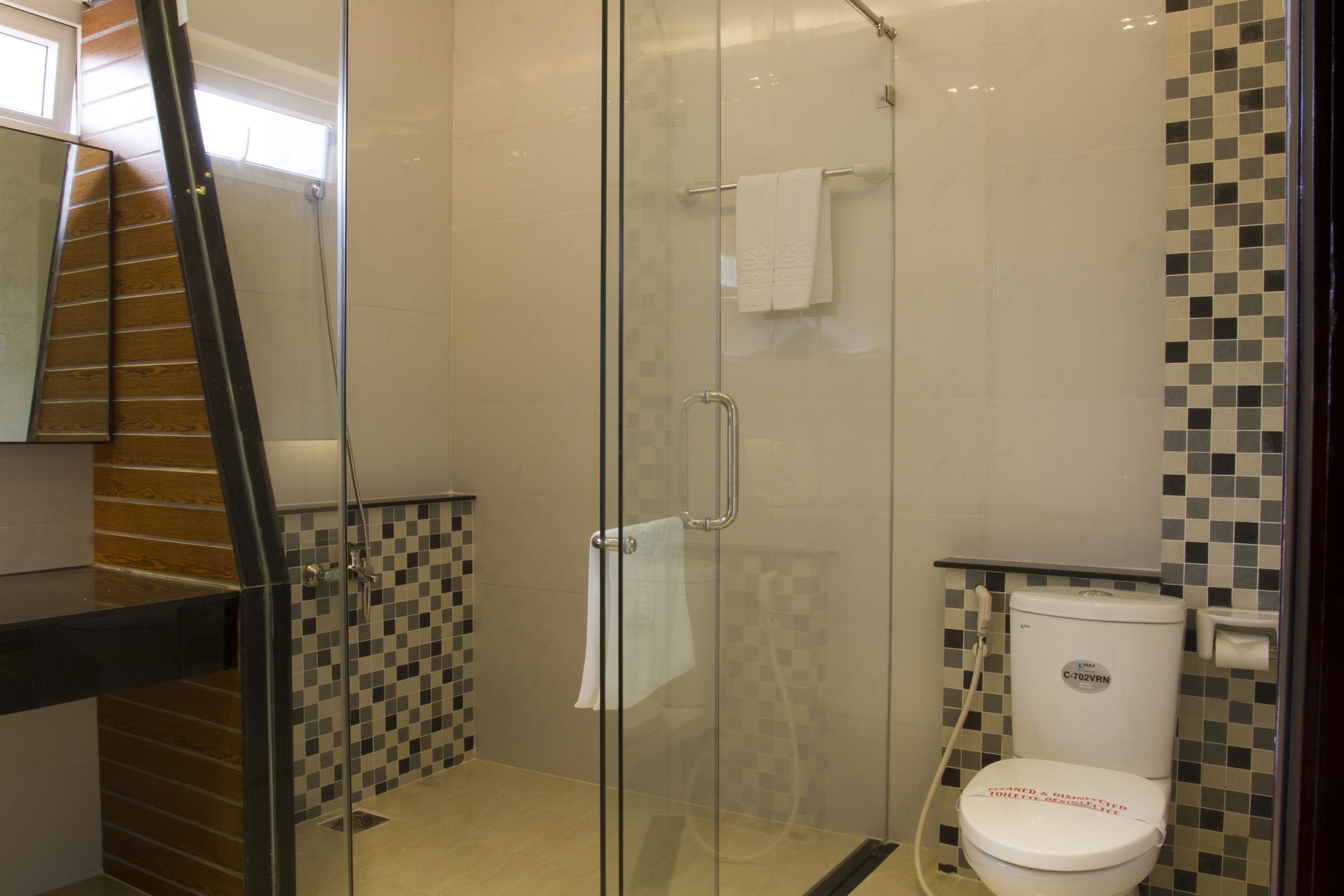 shower, free toiletries, hair dryer, slippers