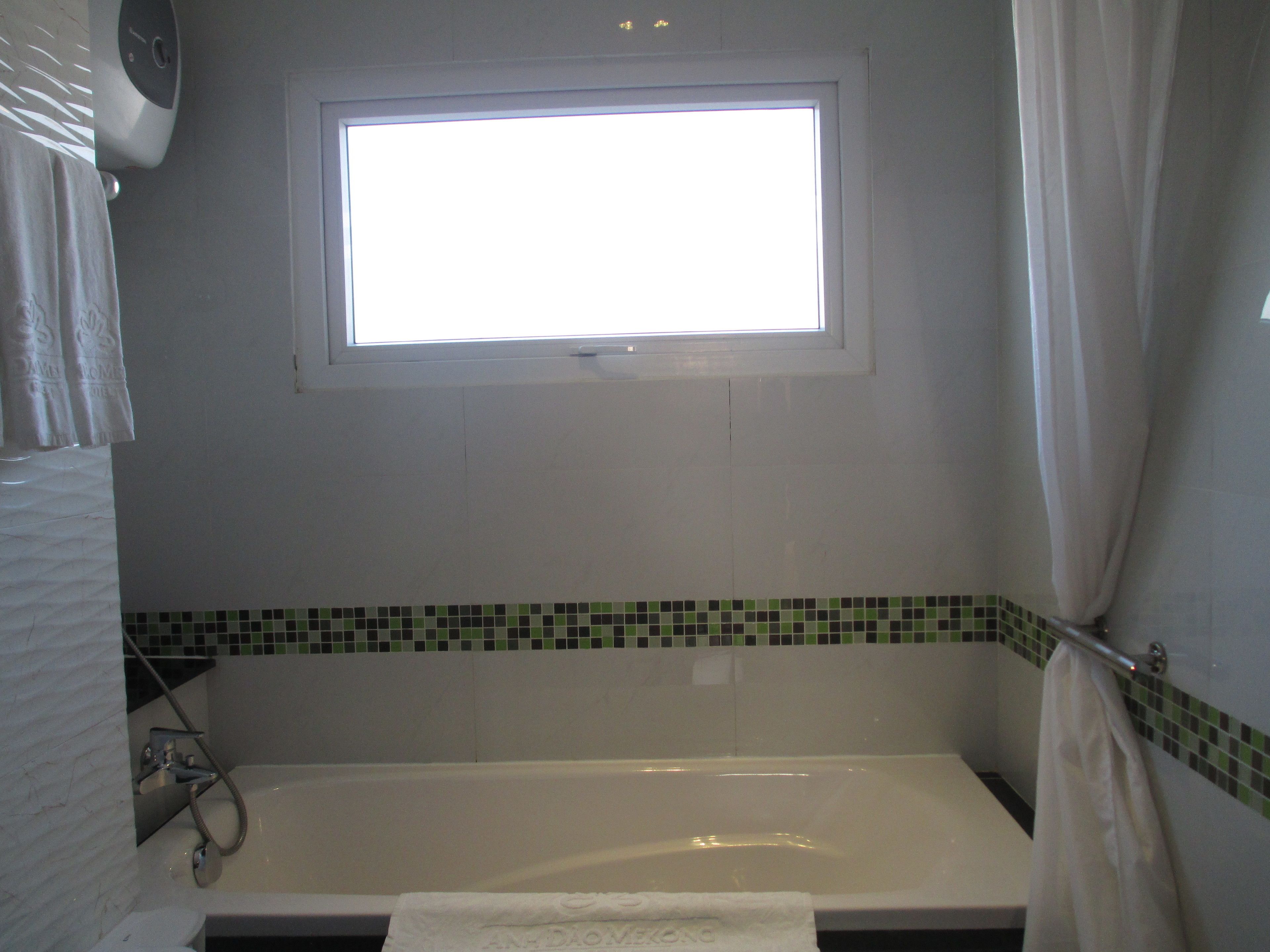 shower, free toiletries, hair dryer, slippers