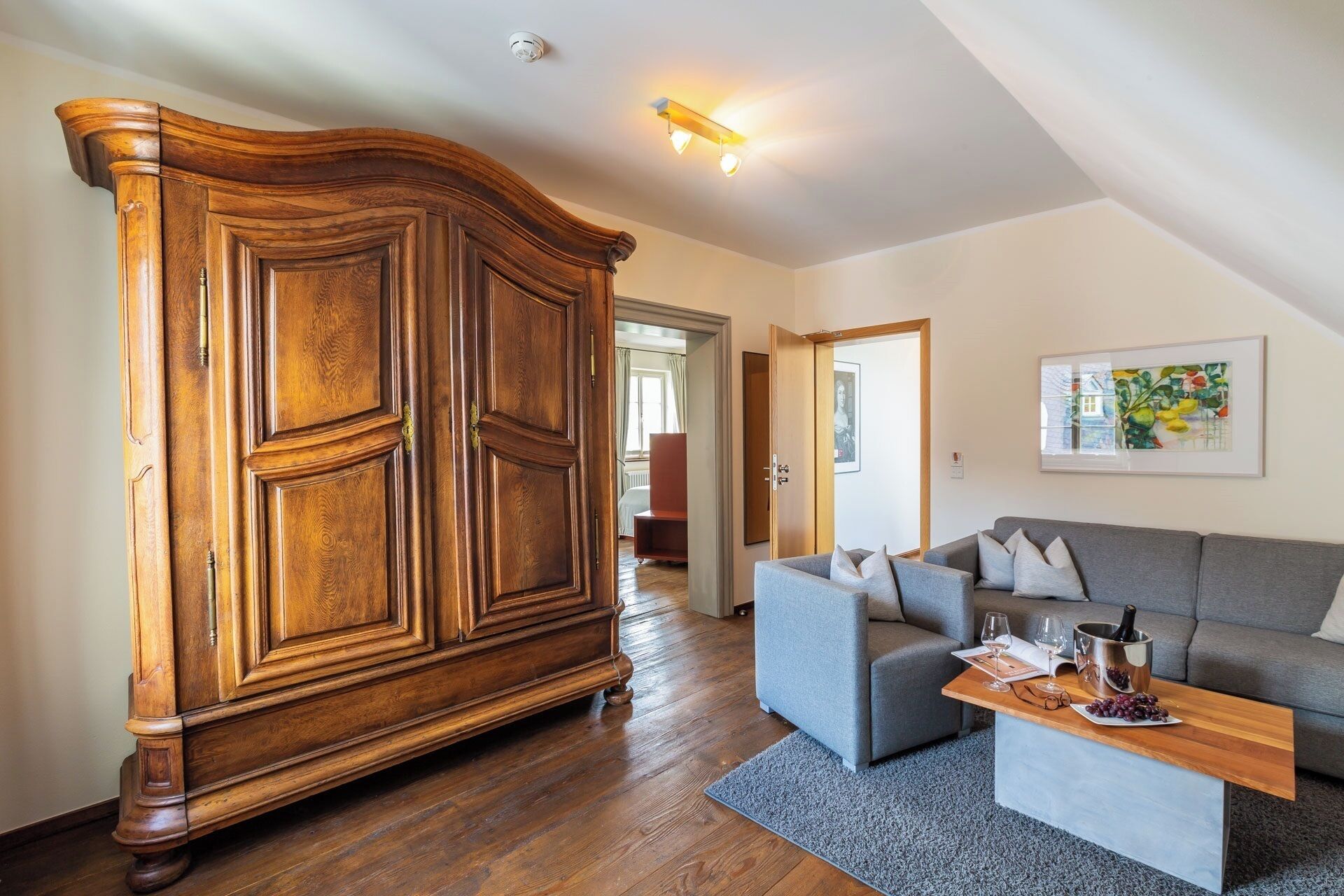 Junior Suite, City View | Living area | Flat-screen TV