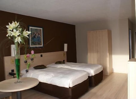 Zimmersafe, Schreibtisch, kostenloses WLAN