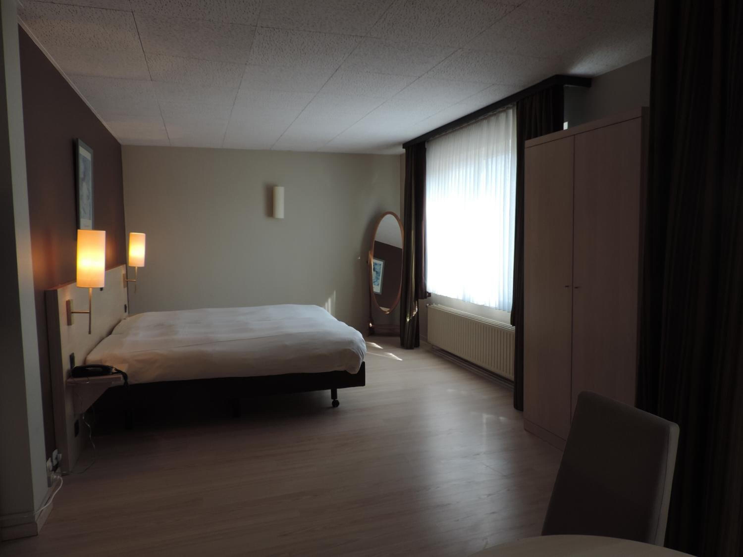 1 bedroom, in-room safe, desk, free wifi