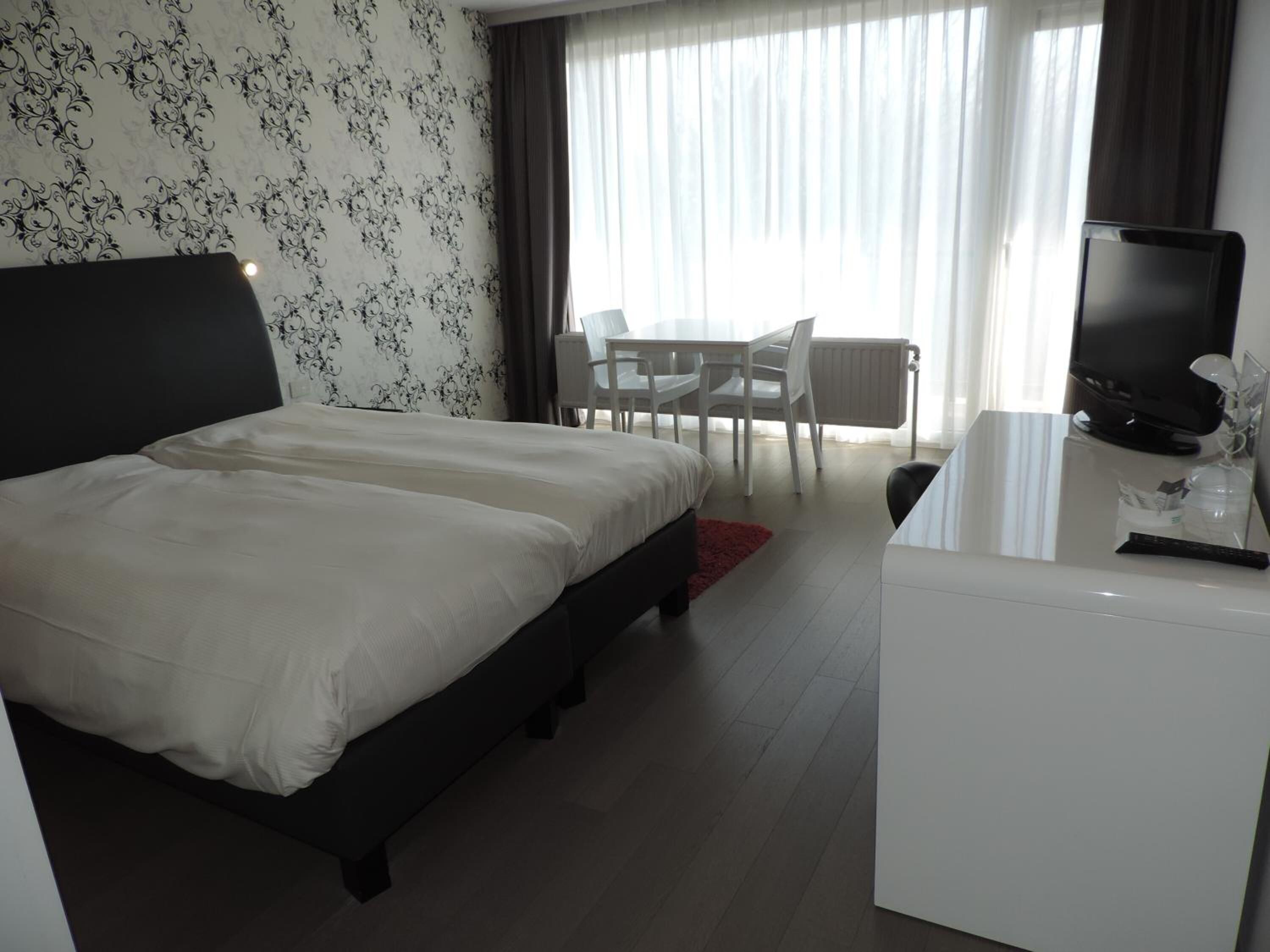 1 bedroom, in-room safe, desk, free wifi