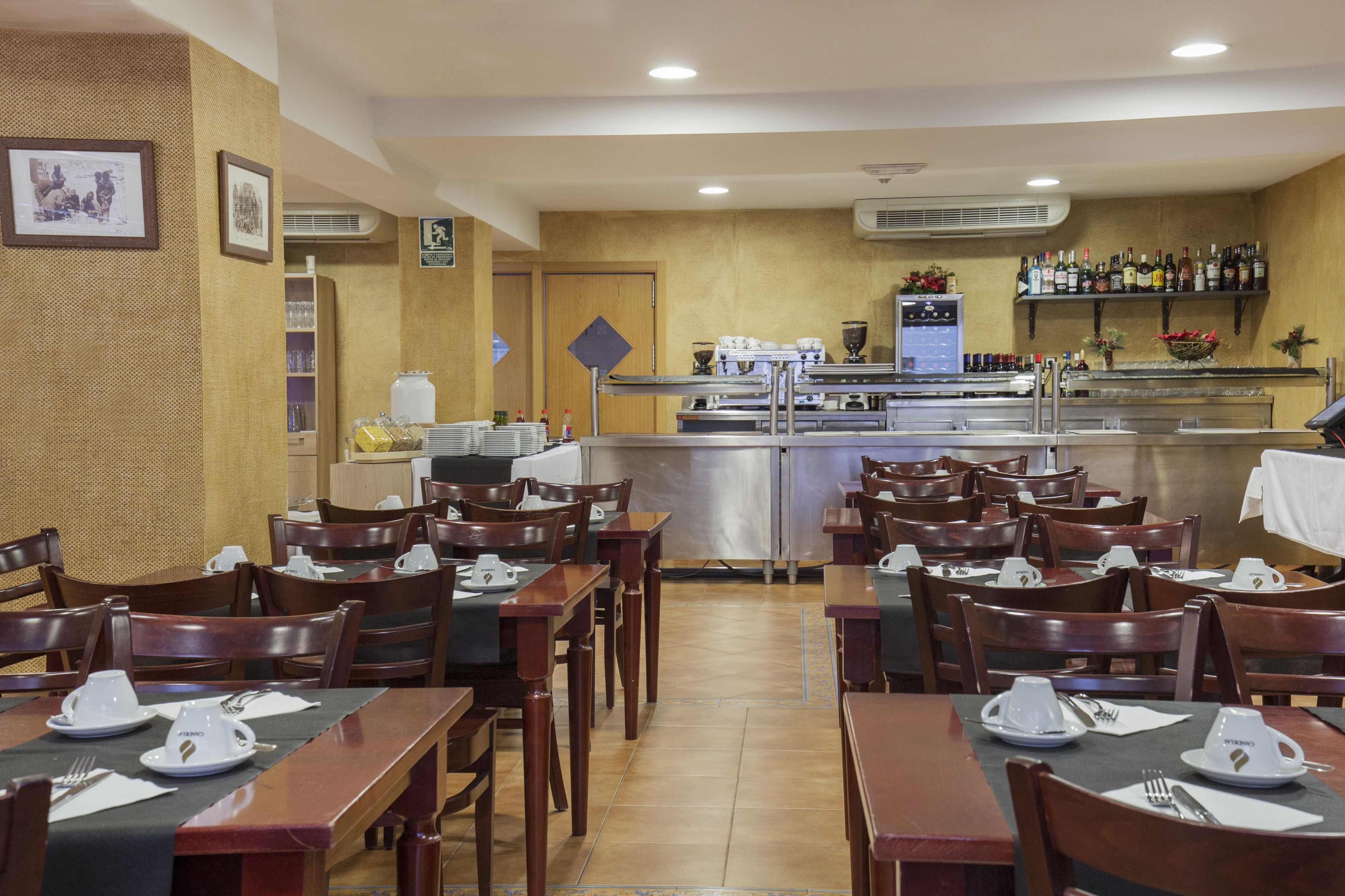 breakfast and dinner served, international cuisine