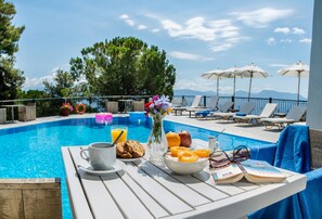 Free daily continental breakfast - Aliki Hotel (Lefkada)