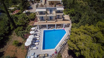 Outdoor pool, sun loungers