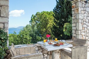 Twin Room, Partial Sea View | Terrace/patio - Aliki Hotel (Lefkada)