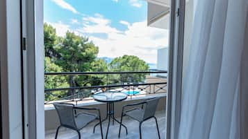 Twin Room, Partial Sea View
