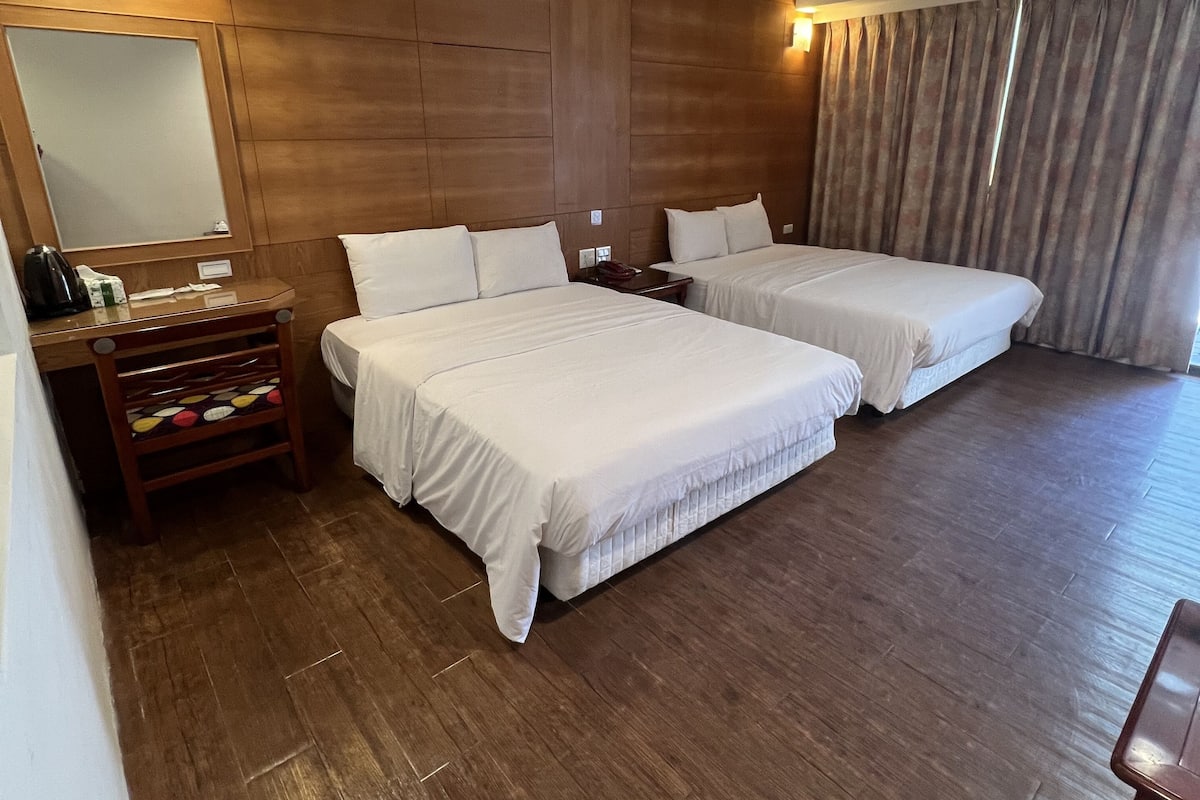 Business Dört Kişilik Oda (No garage) | 1 yatak odası, kuştüyü yorgan, ses yalıtımı, çarşaf takımı