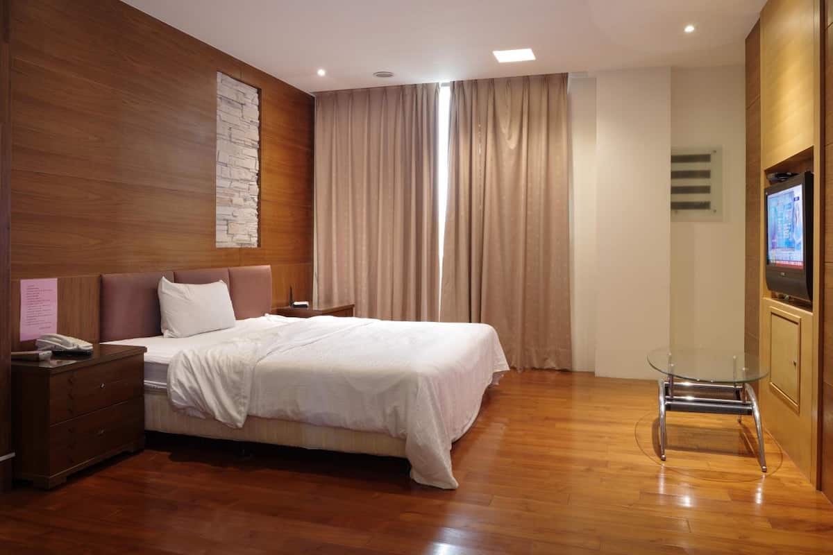 Business Dört Kişilik Oda (No garage) | 1 yatak odası, kuştüyü yorgan, ses yalıtımı, çarşaf takımı