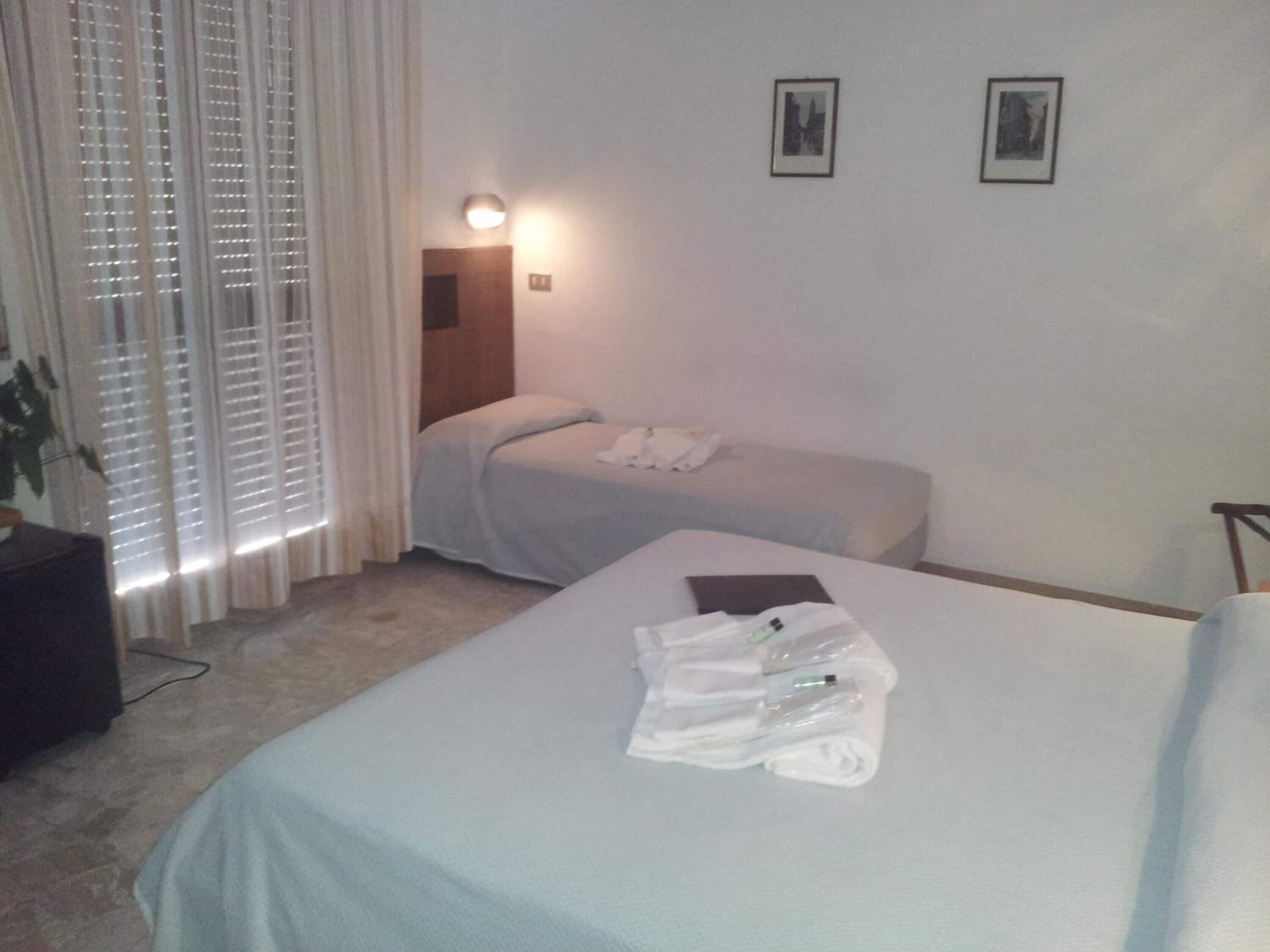 triple room | minibar, in-room safe, desk, free wifi