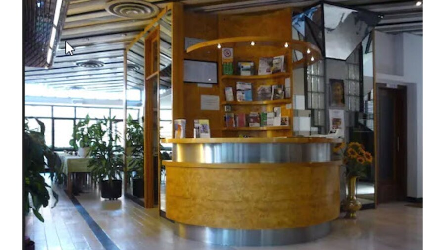 ホテル モンテカルロ