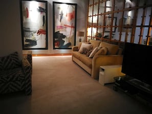 Lobby sitting area -  Alda Boiro (Boiro)
