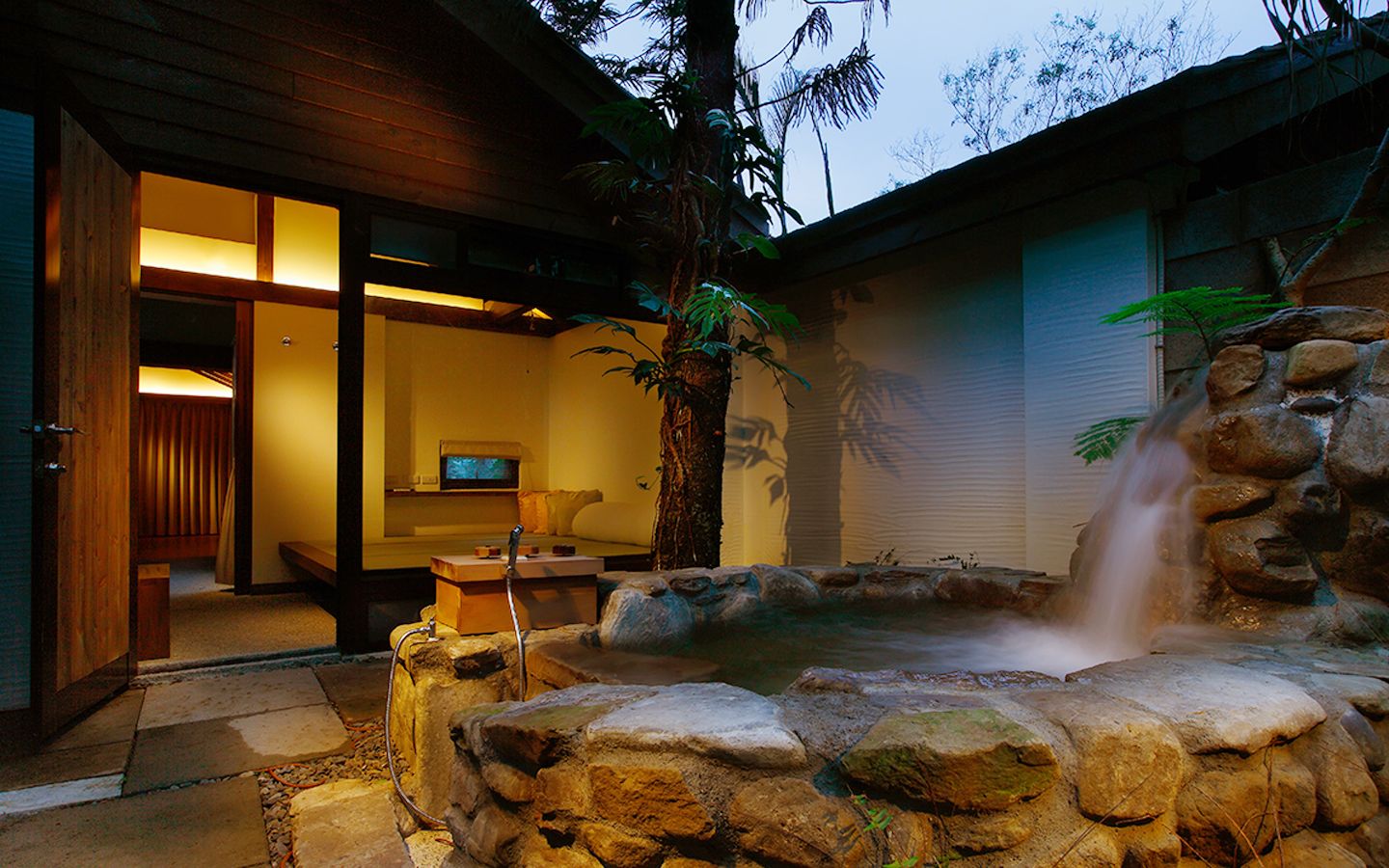 deep-soaking bathtub