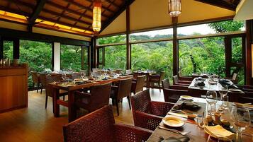 Frühstück, Mittagessen und Abendessen