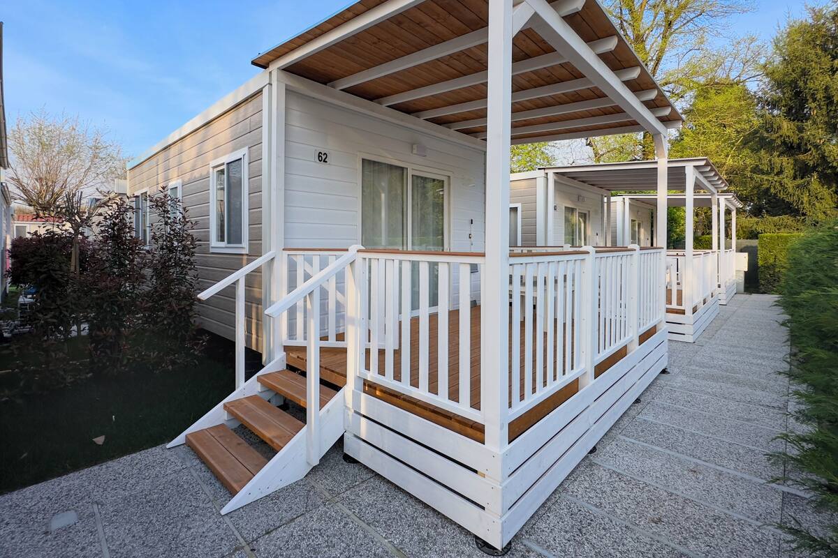 Mobile Home Confort, cuisine, vue piscine | Terrasse/Patio