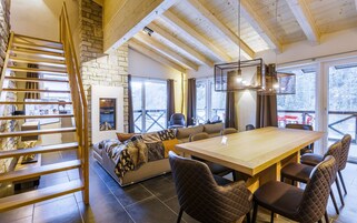 顶层房, 4 间卧室, 桑拿浴 | 起居区 | 平板电视、iPod 基座、加热地板