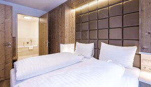 1 bedroom, in-room safe, individually decorated, individually furnished