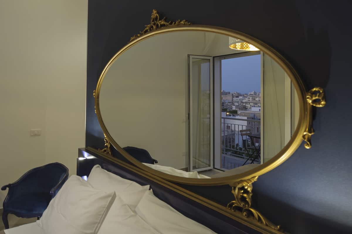 Superior Double Room | Desk, WiFi (free), bed sheets