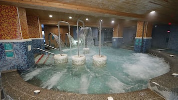 Indoor spa tub