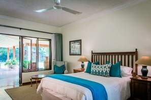 Suite – business | Safe på rommet, individuelt dekorert, individuelt innredet og skrivebord