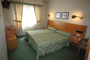 Double Room | Desk, rollaway beds, free WiFi, bed sheets