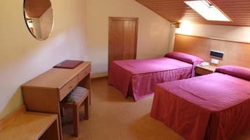 Bureau, lits pliants/supplémentaires, Wi-Fi gratuit, draps fournis