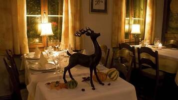 Frühstück, Mittagessen, Abendessen, regionale Küche