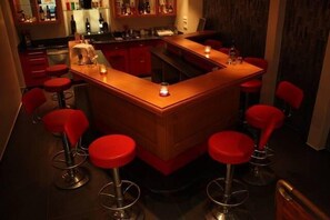 Bar (in der Unterkunft)