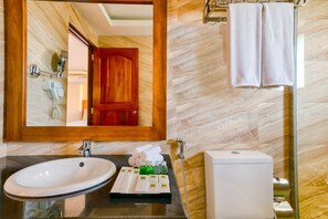 Sturta, snyrtivörur án endurgjalds, hárblásari, handklæði