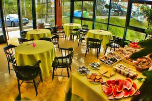 Breakfast area - Hotel Stellamaris (Poio)
