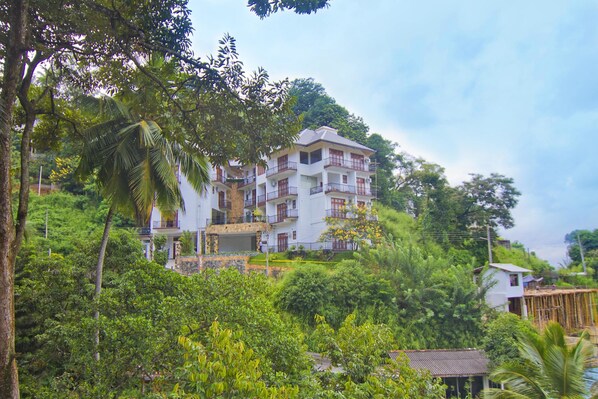 Exterior - Serene Grand Villa (Kandy)