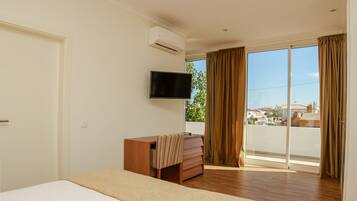 Suite presidencial | Caja fuerte, escritorio, cortinas opacas y sistema de insonorización