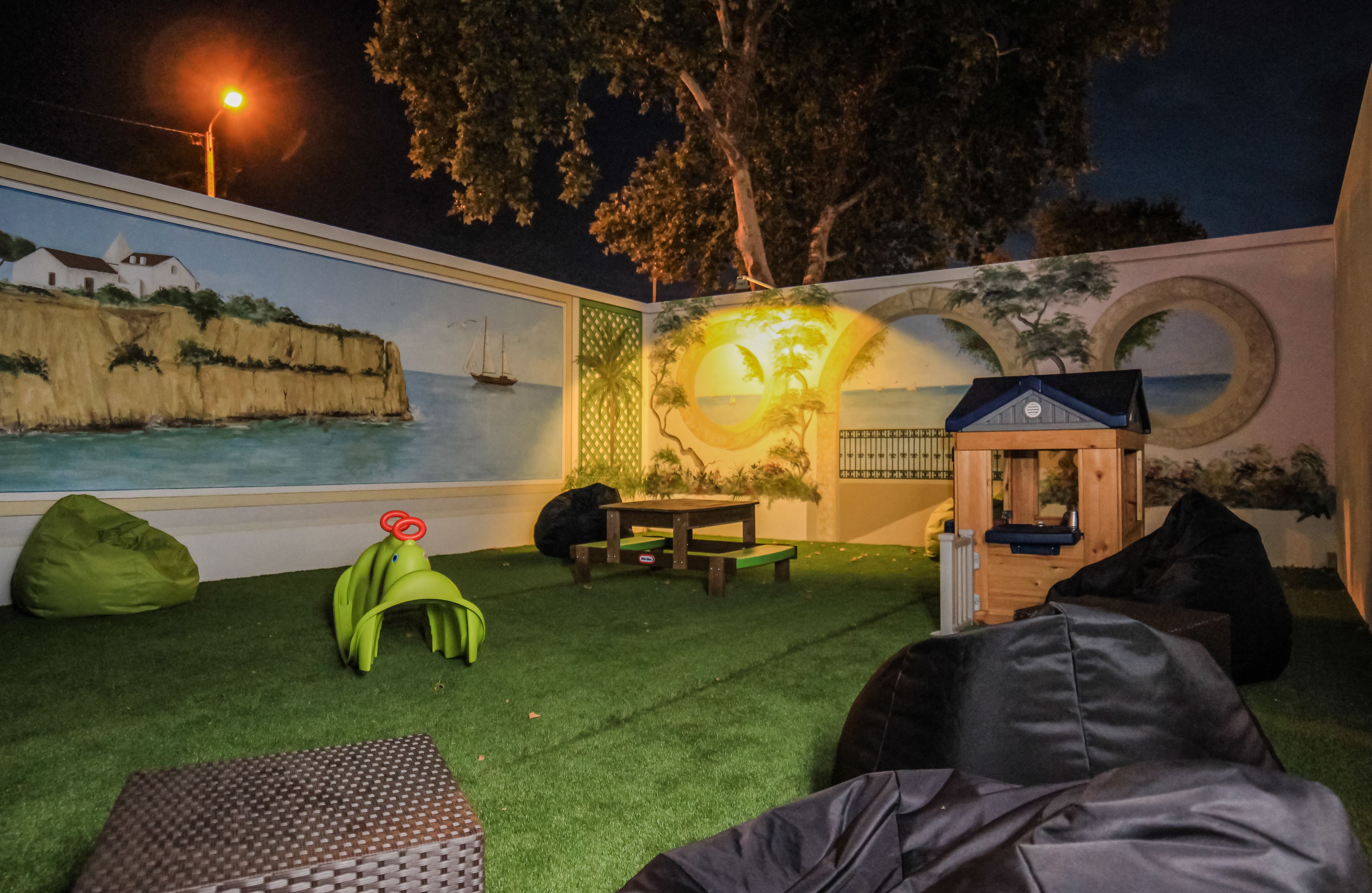 children’s play area – outdoor