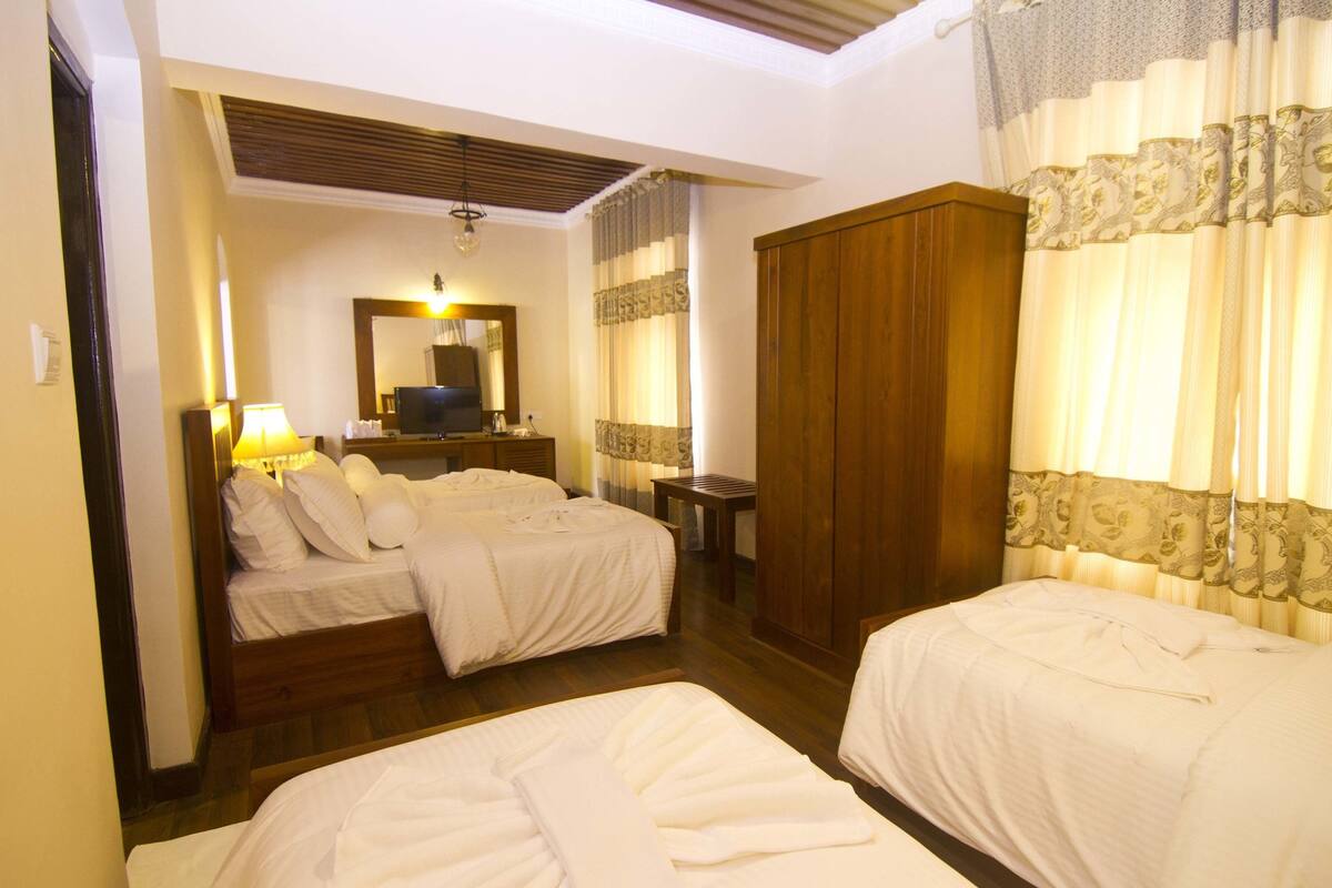 Minibar, in-room safe, desk, free cots/infant beds