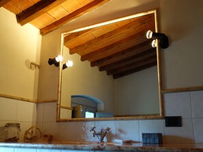 Double Room | Bathroom | Slippers, bidet, towels - Bella di Ceciliano (Arezzo)