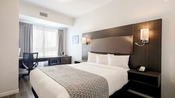 Kamer, 1 queensize bed, niet-roken (Shower Only, No Pets) | Een bureau, een strijkplank/strijkijzer, babybedden, gratis wifi