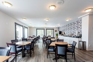 Free daily continental breakfast  - Travelodge by Wyndham Rigaud (Rigaud)