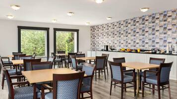 Free daily continental breakfast